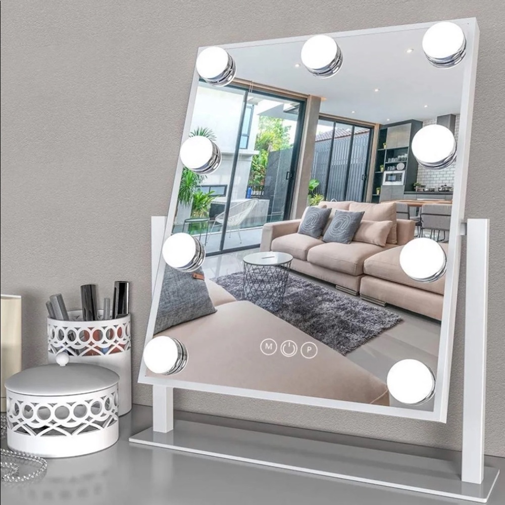 USED.. LED smart makeup vanity
